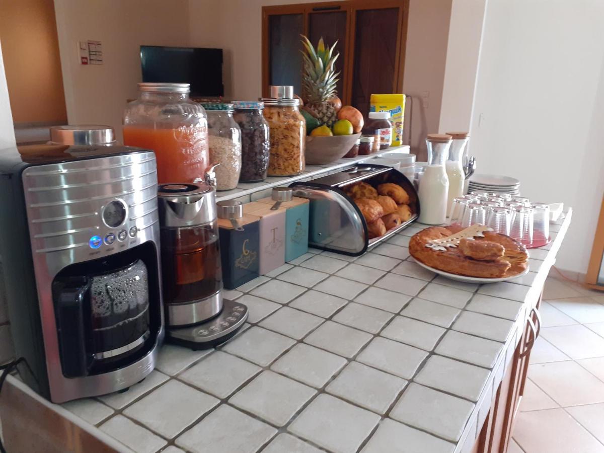 Martinique Hostel Сент-Люс Экстерьер фото