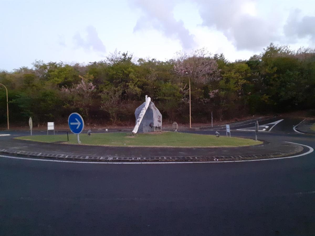 Martinique Hostel Сент-Люс Экстерьер фото